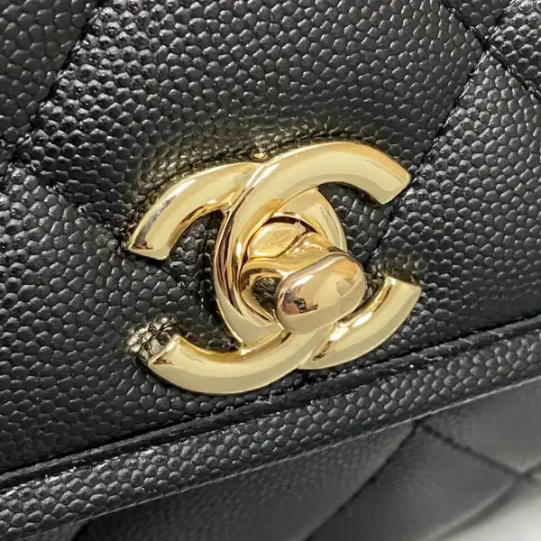 First bag ru CHANEL SMALL MESSENGER BAG