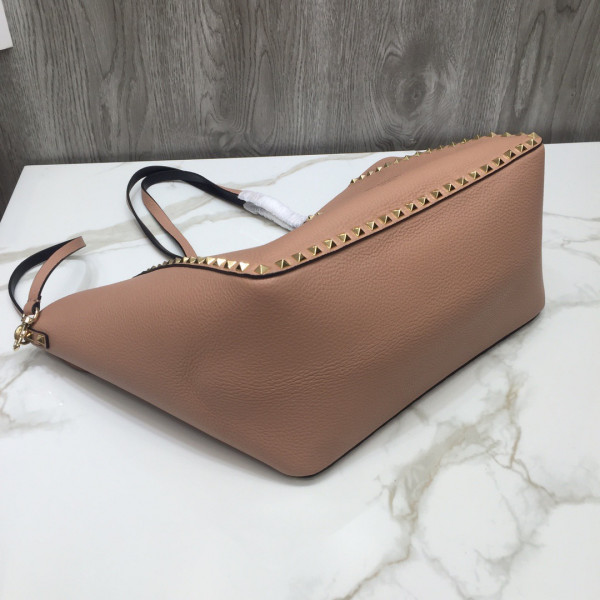 HOT SALE VALENTINO MEDIUM GRAIN CALFSKIN LEATHER ROCKSTUD BAG