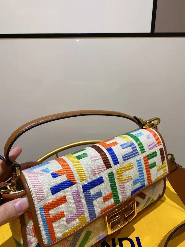 FENDI BAGUETTE