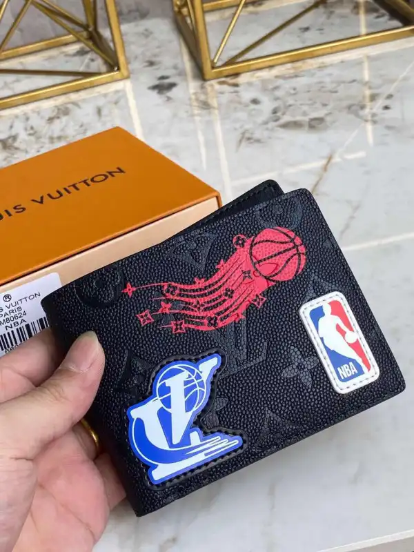 Frstbag ru LOUIS VUITTON LVXNBA MULTIPLE WALLET