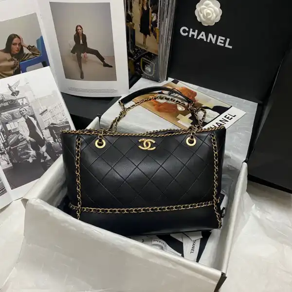 CHANEL SHOPPING BAG