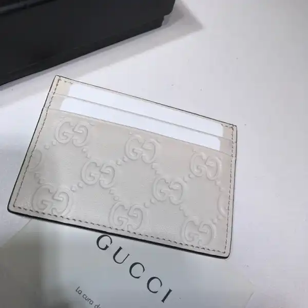 Cheap GUCCI Signature card case