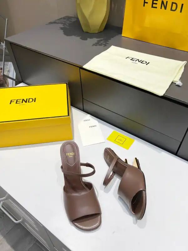 Frstbag ru Fendi First