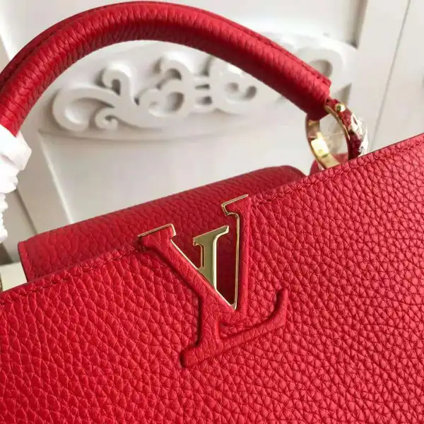 First bag ru LOUIS VUITTON CAPUCINES BB