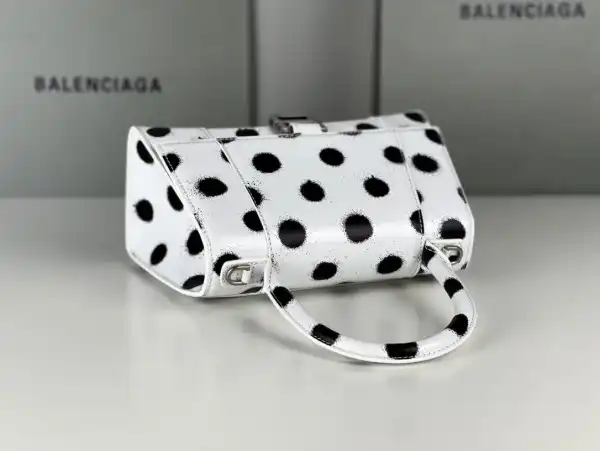 Yupoo bagsoffer BALENCIAGA HOURGLASS