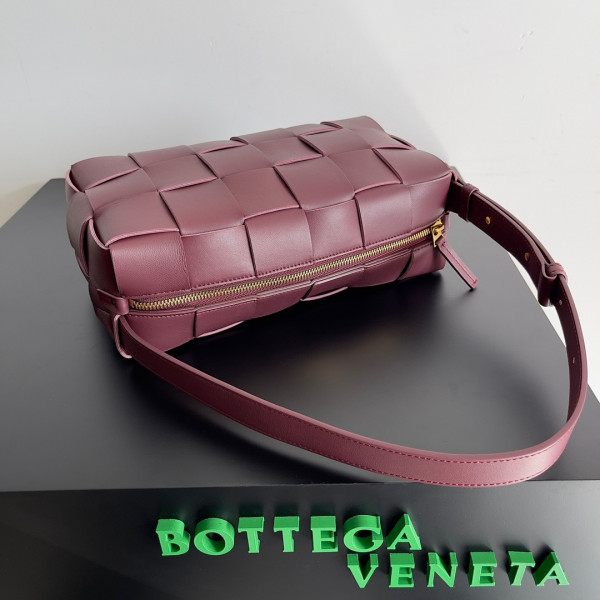 HOT SALE BOTTEGA VENETA BRICK CASSETTE