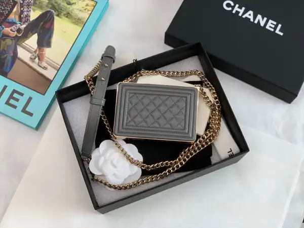 CHANEL BOY MINAUDIERE