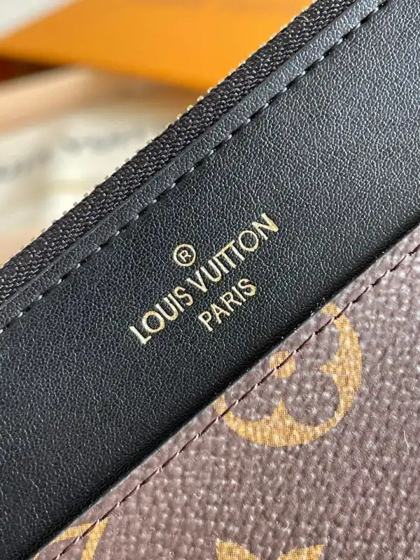 Cheap LOUIS VUITTON SLIM PURSE