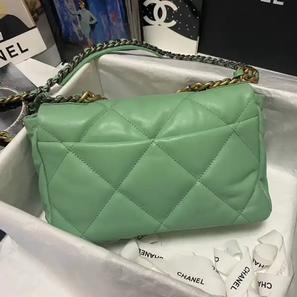 CHANEL 19 FLAP BAG