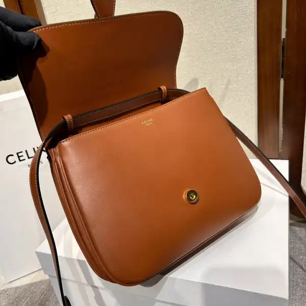 First bag ru CELIN* MEDIUM TABOU IN SMOOTH CALFSKIN