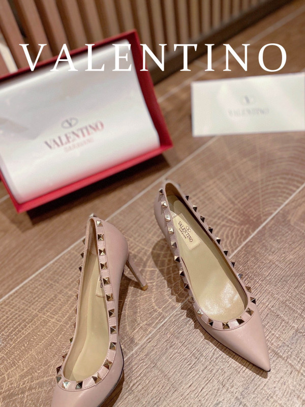 HOT SALE VALENTINO ROCKSTUD HIGH HEELS