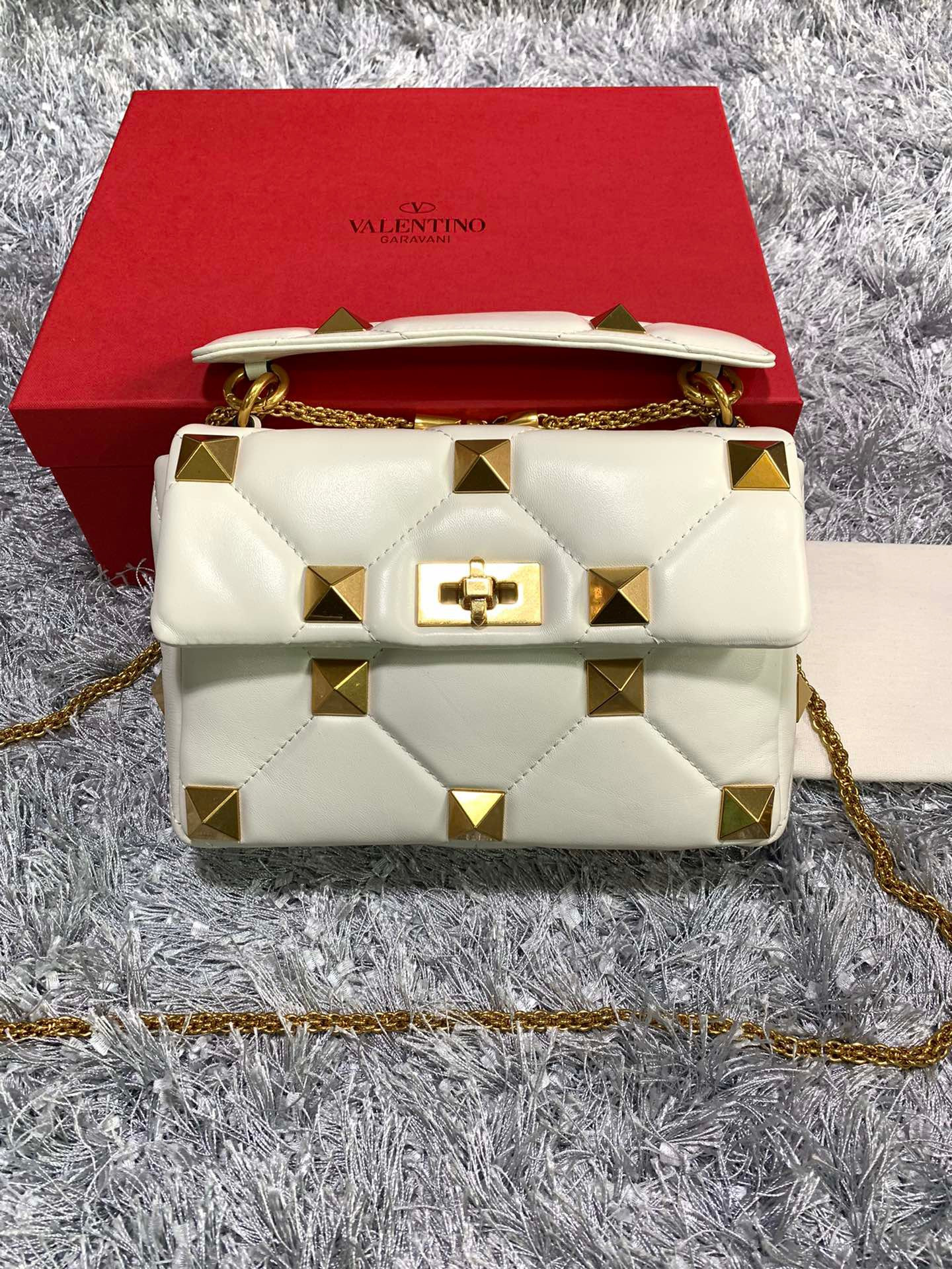 HOT SALE VALENTINO MEDIUM ROMAN STUD THE SHOULDER BAG