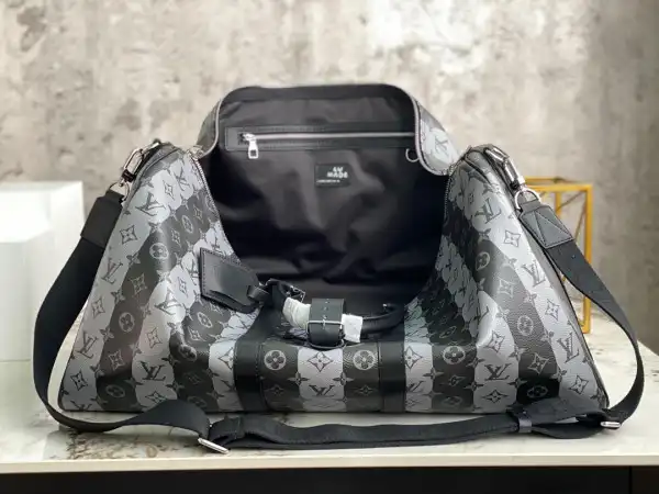 LOUIS VUITTON KEEPALL BANDOULIÈRE 50