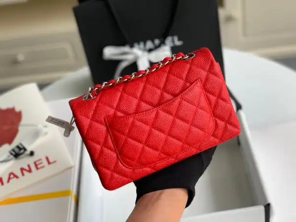 CHANEL FLAP BAG CAVIAR