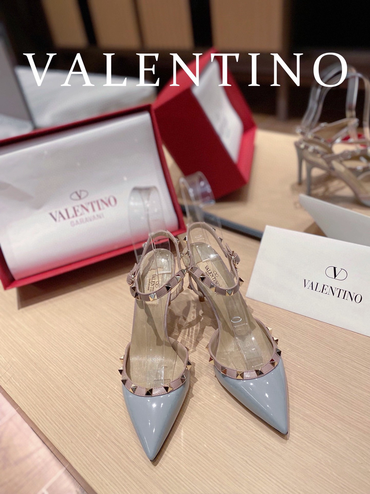 HOT SALE VALENTINO ROCKSTUD SANDAL