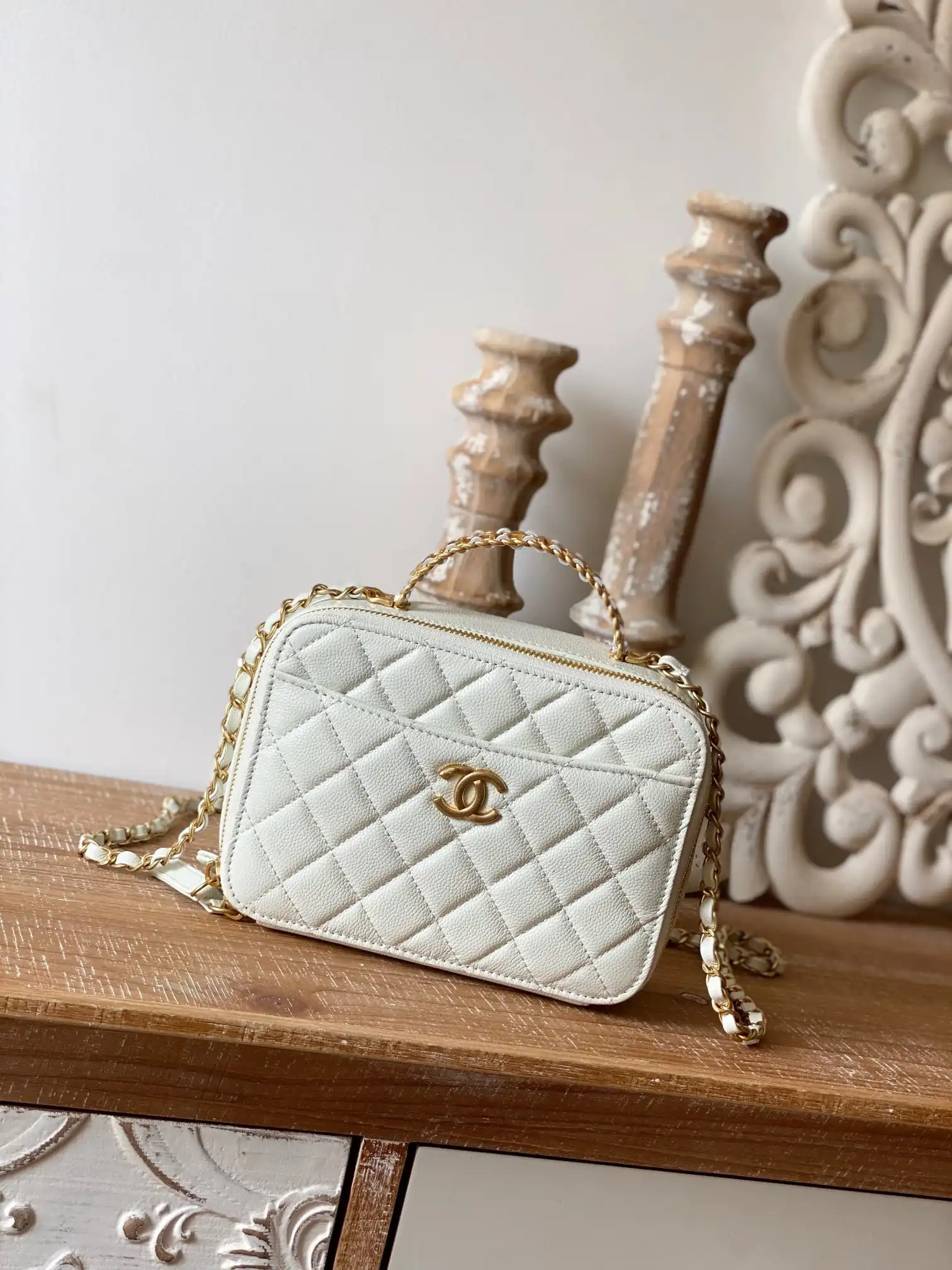 CHANEL VANITY CASE