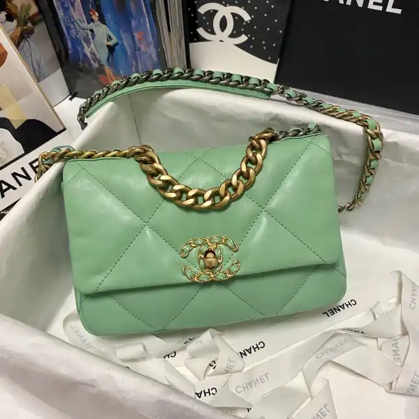 CHANEL 19 FLAP BAG