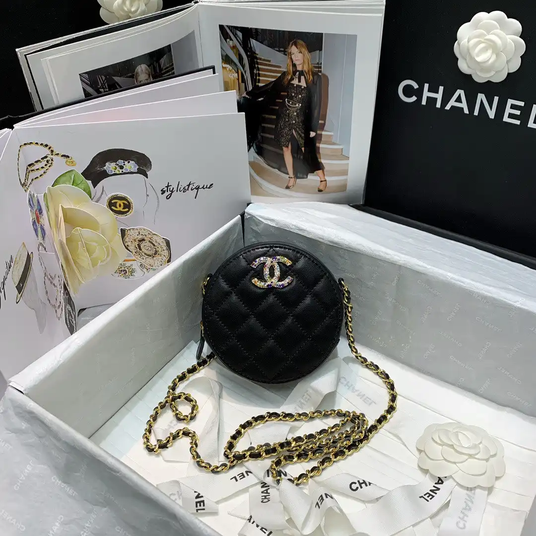 CHANEL CHANELUTCH WITH CHAIN