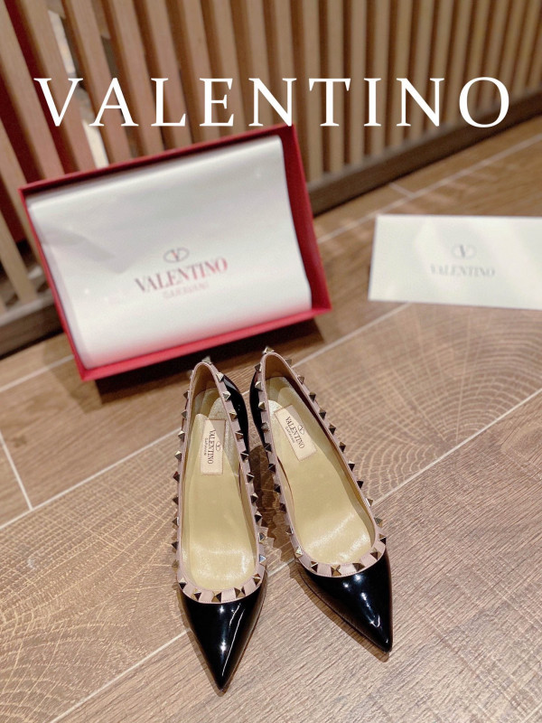 HOT SALE VALENTINO ROCKSTUD HIGH HEELS