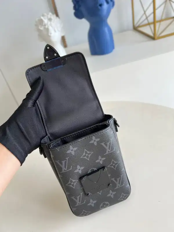 First bag ru LOUIS VUITTON S-LOCK VERTICAL WEARABLE WALLET