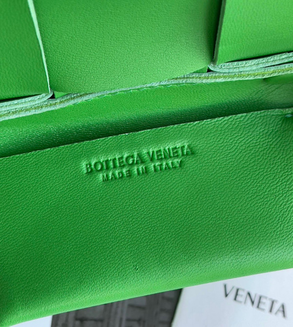 HOT SALE BOTTEGA VENETA Candy mini Cassette-12*8*4cm