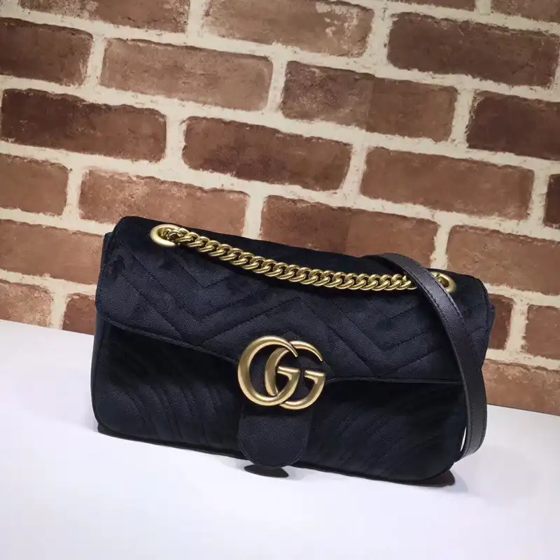 First bag ru Gucci GG Marmont 26CM