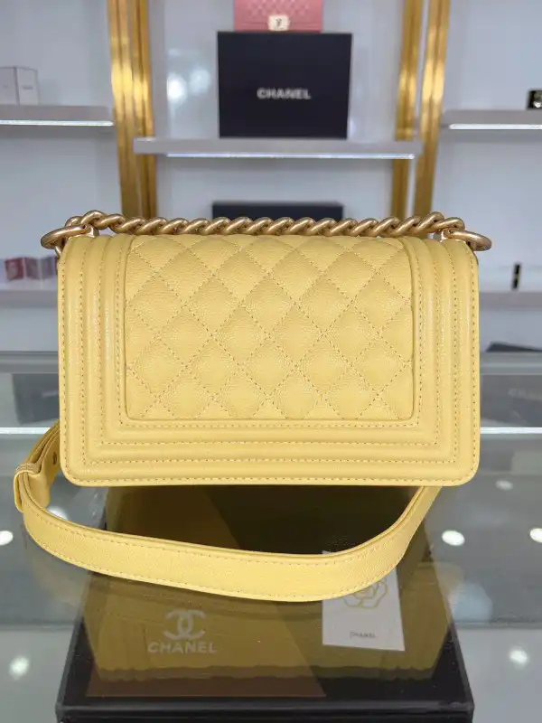 CHANEL BOY BAG 20CM