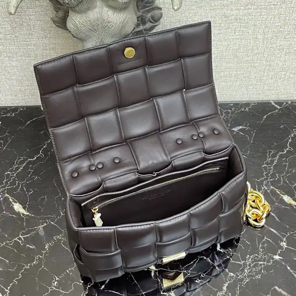 First bag ru BOTTEGA VENETA THE CHAIN CASSETTE