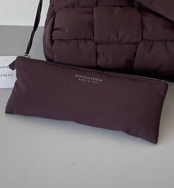 First bag ru BOTTEGA VENETA Padded Tech Cassette