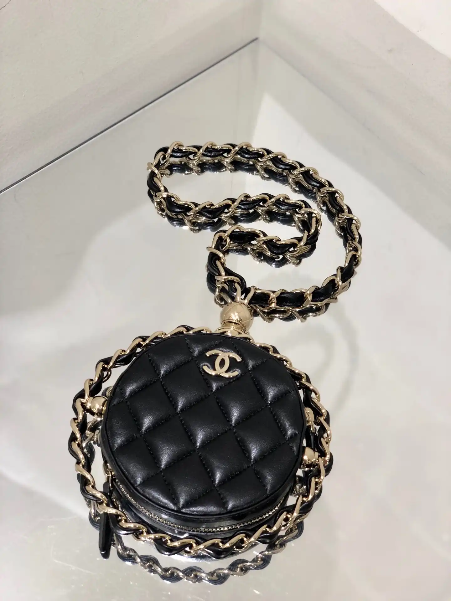 Frstbag ru CHANEL CHANELUTCH WITH CHAIN