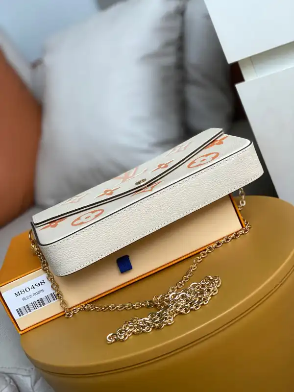 LOUIS VUITTON FÉLICIE POCHETTE