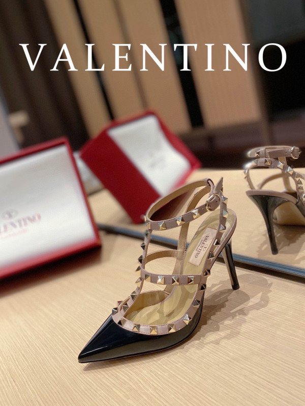 HOT SALE VALENTINO ROCKSTUD SANDAL