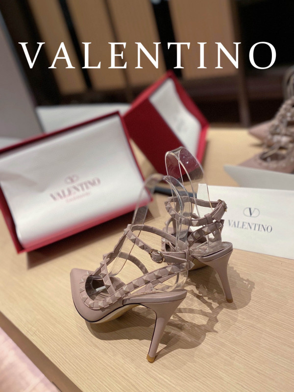 HOT SALE VALENTINO ROCKSTUD SANDAL