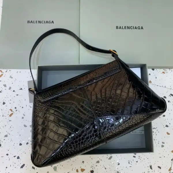 Bagsoffer BALENCIAGA WOMEN'S XX MEDIUM FLAP BAG