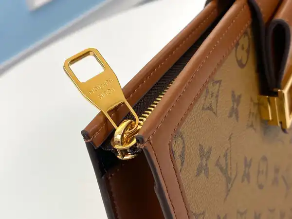 Aaa replica ru LOUIS VUITTON CLUTCH