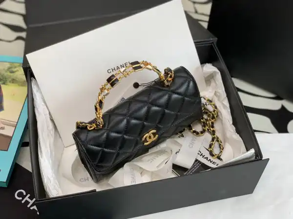 First bag ru CHANEL HANDLE BAG