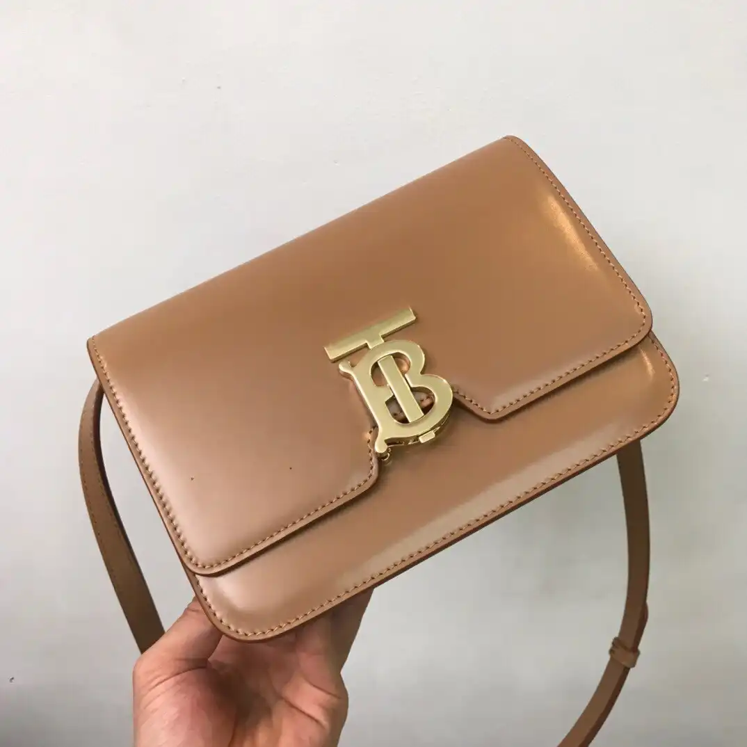 First bag ru BURBERRY SMALL TB Bag