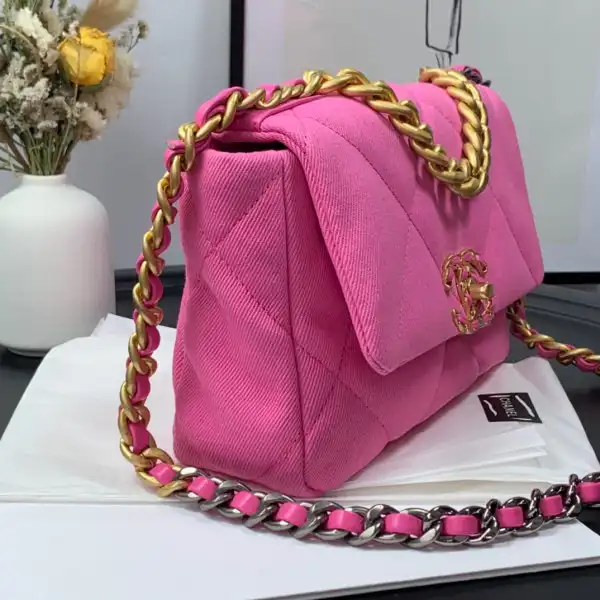 CHANEL 19 FLAP BAG