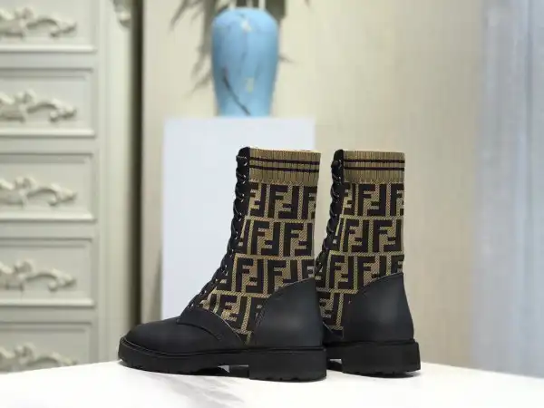 Frstbag ru FENDI ANKLE BOOTS