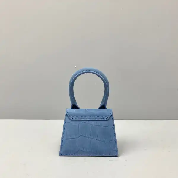 First bag ru JACQUEMUS Le Chiquito Mini Bag