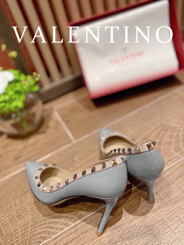 HOT SALE VALENTINO ROCKSTUD HIGH HEELS