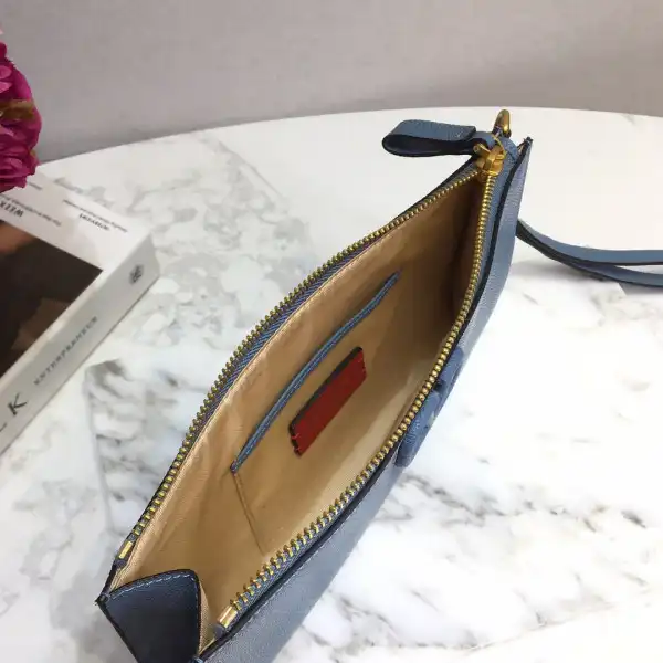 Bagsoffer VALENTINO GARAVANI VSLING GRAINY CLUTCH