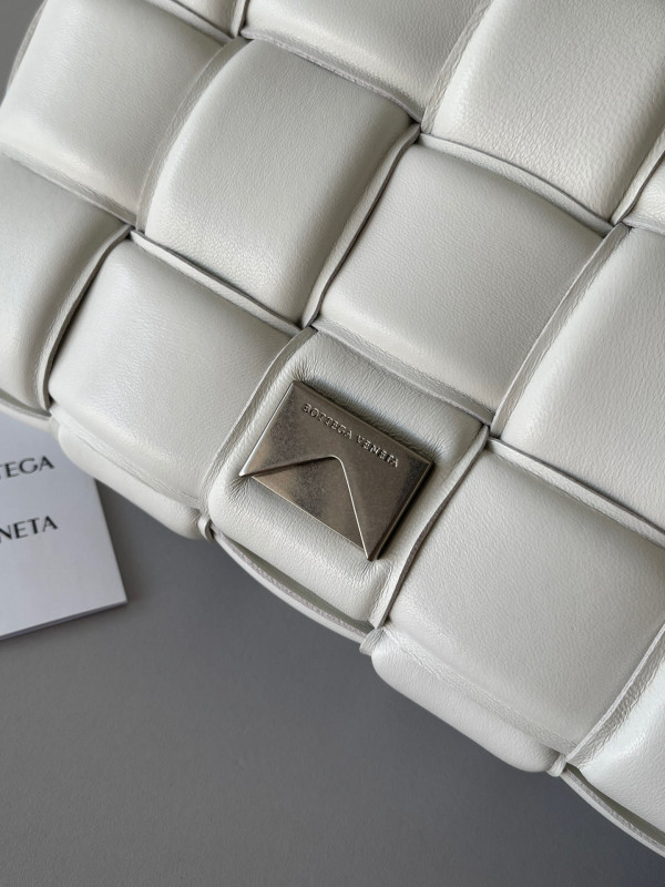 BOTTEGA VENETA CASSETTE