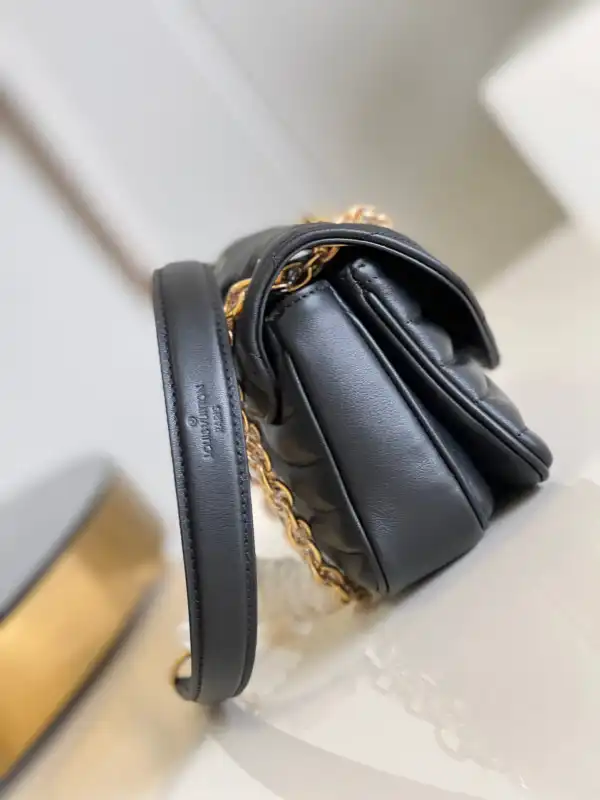 Cheap LOUIS VUITTON NEW WAVE CHAIN BAG PM