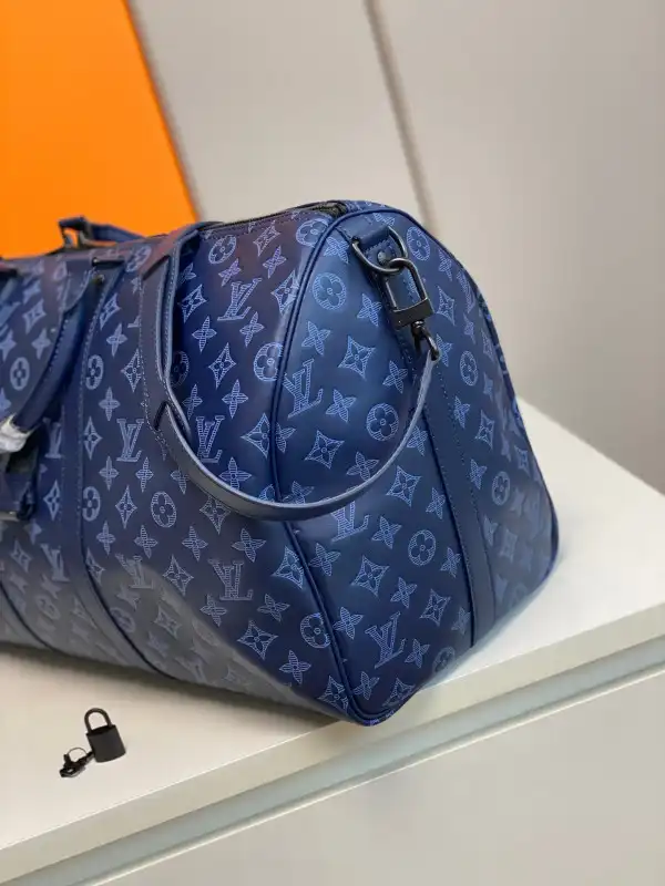 First bag ru LOUIS VUITTON KEEPALL BANDOULIÈRE 50