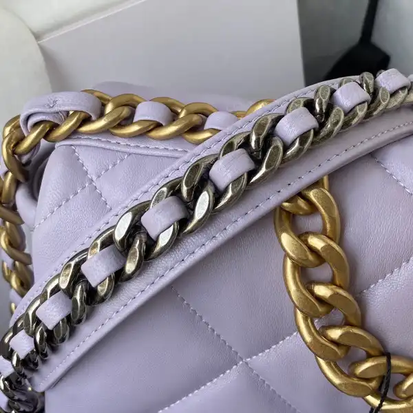 CHANEL 19 FLAP BAG