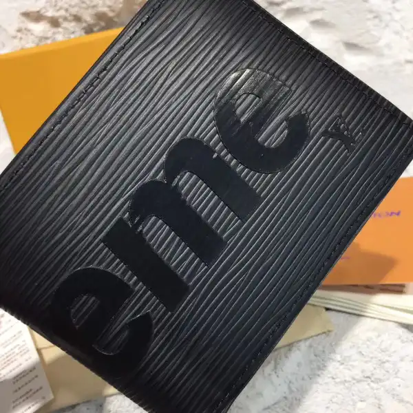 TO Louis Vuitton supreme pocket wallet