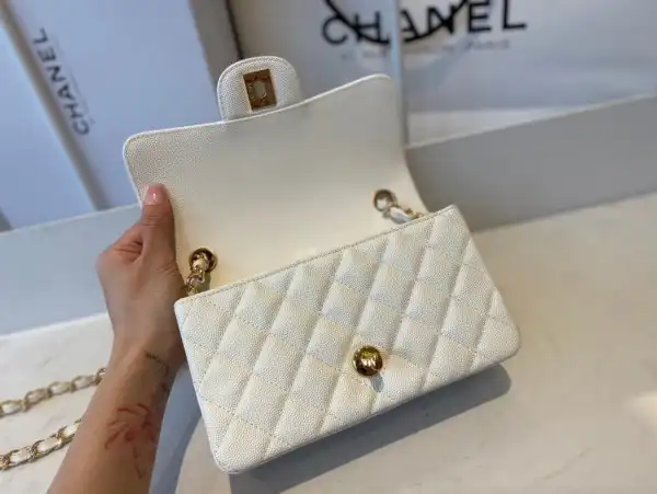 CHANEL FLAP BAG 20CM