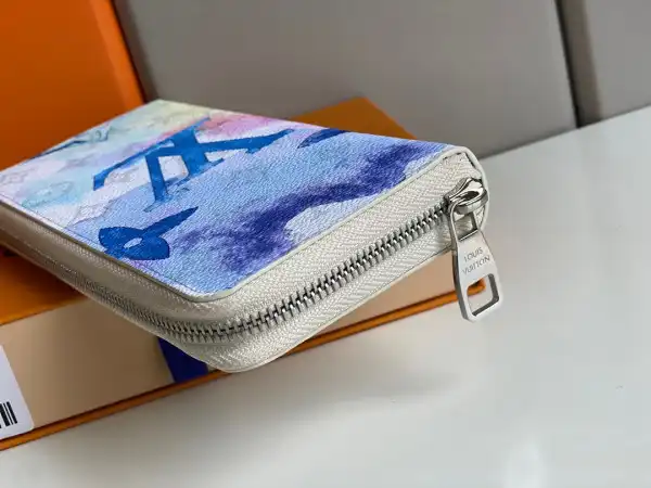 LOUIS VUITTON ZIPPY WALLET