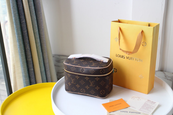 HOT SALE LOUIS VUITTON TOILETRY BAG